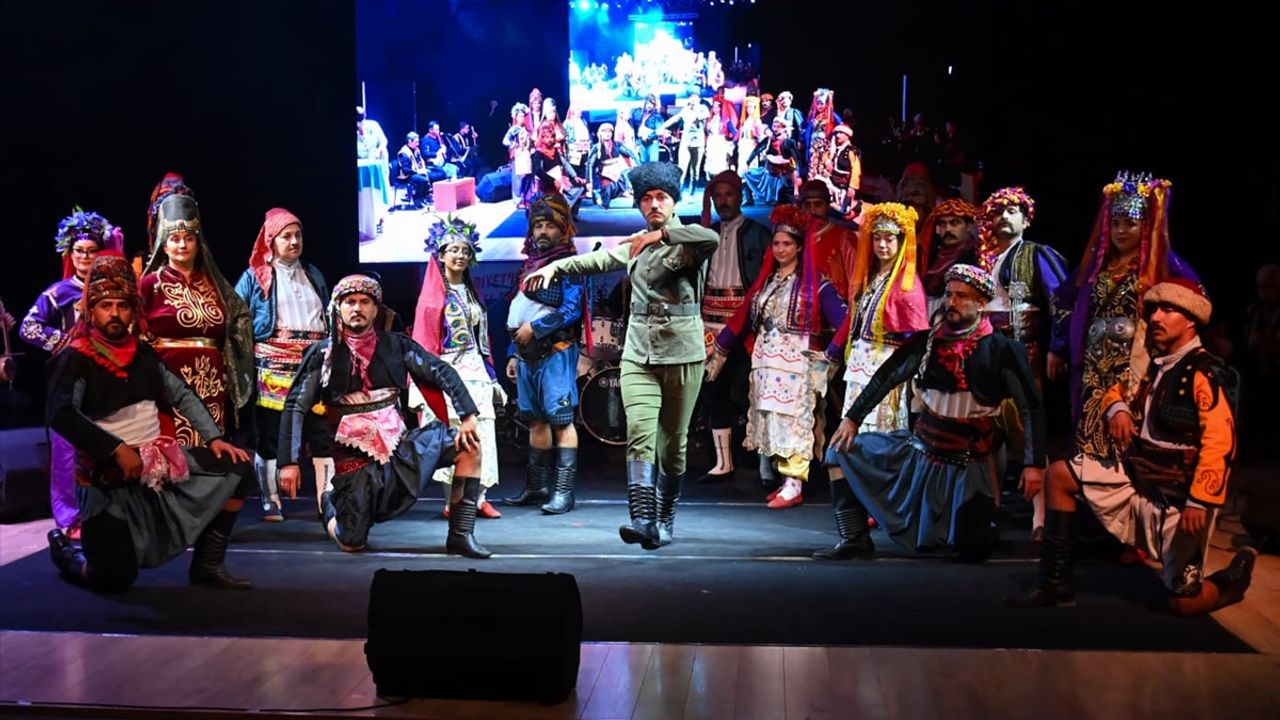 Kumlucada Cumhuriyet bayramı zeybeklerle kutlandı