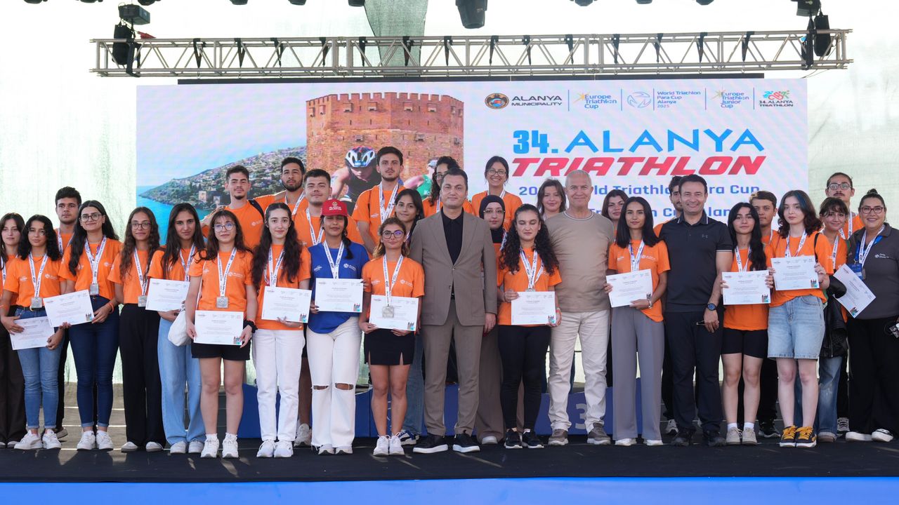 Alanya Triatlonu’nda 34 ülkeden 565 sporcu yarıştı