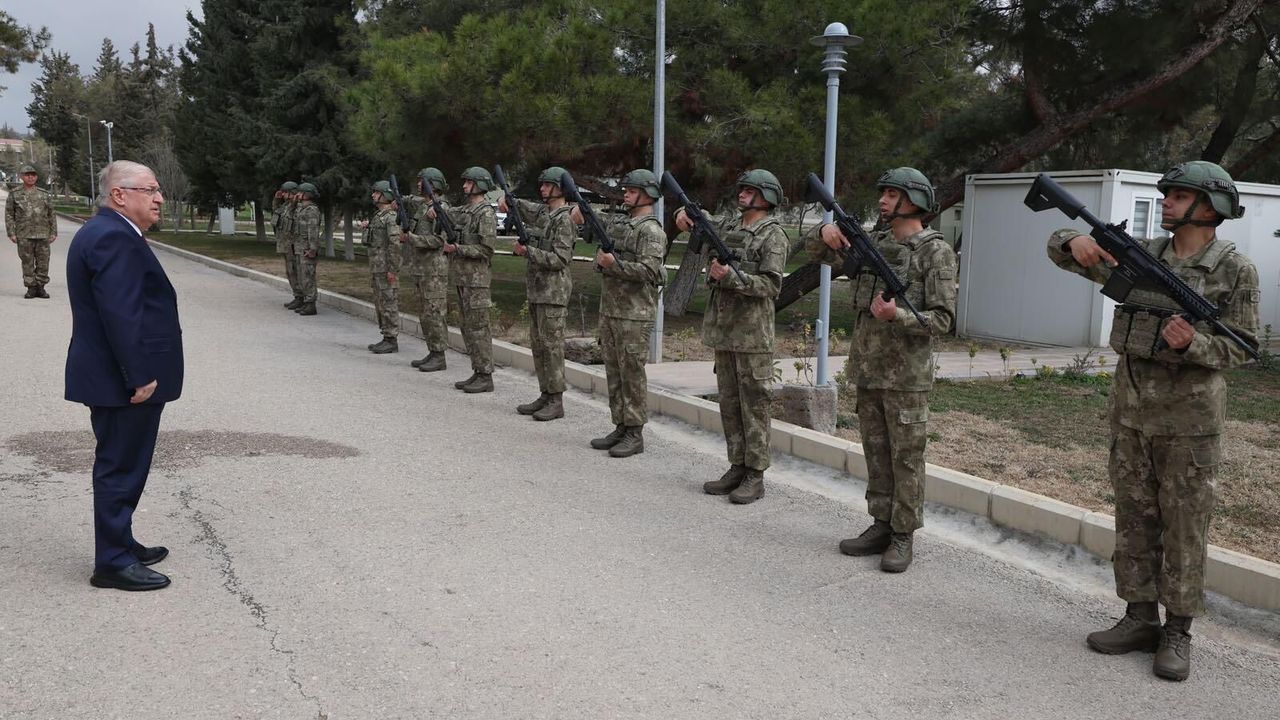 Bakan Güler, Kilis’te hudut birliğini denetledi