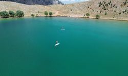 Antalya Uçarsu Şelalesi kavurucu sıcaklarda serinlik sunuyor