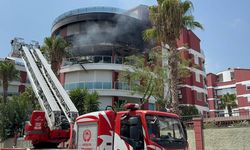Antalya’da apartman yangını: 3 kişi dumandan etkilendi
