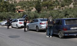 Antalya’da eş zamanlı asayiş uygulaması yapıldı