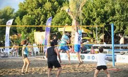 Demre’de 5. Taş Beach Voleybol Turnuvası başladı