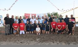 Kumluca’da Zafer Kupası plaj voleybolu heyecanı başladı