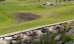 Avustralya’da hafif uçak golf sahasına acil iniş yaptı
