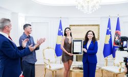 Dua Lipa artık Kosova Cumhuriyeti vatandaşı