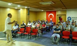 Antalya’da belediye ekibine sinek eğitimi verildi