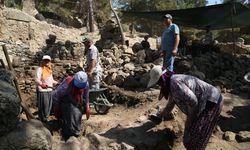 Syedra Antik Kenti kazılarında köylüler de görev alıyor