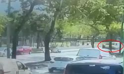 Hafif ticari aracın çarptığı yaya öldü: kaza kamerada