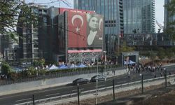 CHP İstanbul İl Başkanlığı önünde güvenlik sürüyor