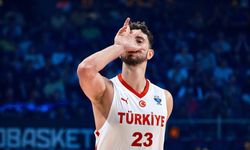 Türkiye Sırbistan’ı 95-90 yenerek EuroBasket’te 5’te 5 yaptı