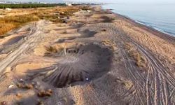 Manavgat’ta çalınan 50 kamyon kum sahile geri döküldü