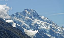 Yeni Zelanda’da Cook Dağı’nda 2 dağcı hayatını kaybetti