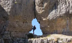 Giden Gelmez Dağları’ndaki 100 metrelik uçurumlar görüntülendi