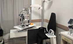 Elmalı’da göz polikliniğine tıbbi cihaz desteği