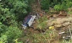 Kolombiya’da öğrenci otobüsü uçuruma yuvarlandı: 17 ölü