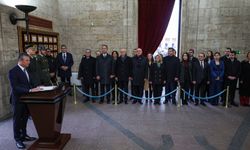 Özgür Özel ve yeni CHP yönetimi Anıtkabir’i ziyaret etti
