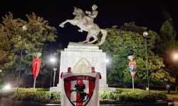 Samsunspor taraftarından Atatürk Anıtı’nda gece nöbeti