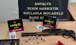 Antalya Serik’te 32 adrese uyuşturucu baskını: 25 gözaltı
