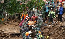 Endonezya’da toprak kaymaları: Can kaybı 53’e çıktı