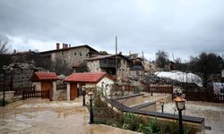 400 yıllık düğmeli evlerde kışın 3 aile yaşıyor