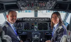 Kaptan pilot son uçuşunu kızıyla yaptı