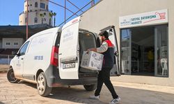 Kumluca Belediyesi 500 ramazan kolisini dağıttı