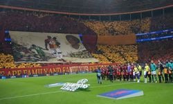 Galatasaray tribünleri Osimhen için duygusal koreografi hazırladı