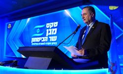 İsrail bakanından İran’a sert uyarı: yeni lider hedef olacak