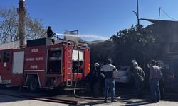 Antalya’da oto tamir dükkanında yangın: 5 araç yandı