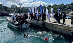 Antalya’da Dünya Çevre Günü’nde deniz dibi temizliği