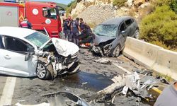 Kaş’ta iki otomobil çarpıştı: 4 yaralı