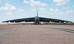 ABD’ye ait B-52 uçağı California’da düştü