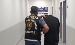 Dolandırıcılık hesabından para çekerken yakalandı