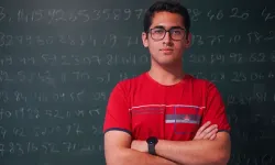 Pi sayısının 5 bin basamağını ezbere okudu