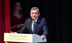 Antalya Bilim Üniversitesi’nde mezuniyet heyecanı