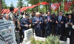 Şehit Yasin Naci Ağaroğlu kabri başında anıldı