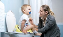 Tuvalet eğitimine erken başlamak işe yarıyor mu?