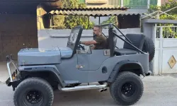 Klasik araç tutkunu esnaf, 74 yıllık cipi restore ettirdi