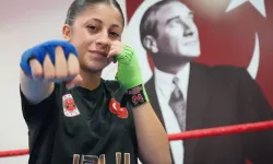 Şampiyon sporcu Ecrin, hedefleri için garsonluk yapıyor