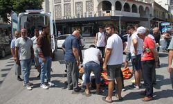 Serik’te hafif ticari araçla motosiklet çarpıştı