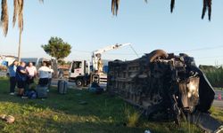 Antalya'da üç aracın karıştığı zincirleme kaza: 17 yaralı