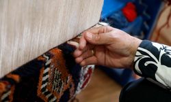 53 yıldır halı dokuyor, geleneği gençlere öğretiyor