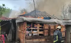 Yanan gecekondu kullanılamaz hale geldi
