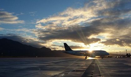 Havada Cümülonimbus Endişesi: Pilotlar İniş Yapamadan Havada Dönüşler Yapıyor