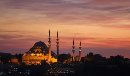 Berat Kandili Ne Zaman? 2025 Yılında Hangi Güne Denk Geliyor?