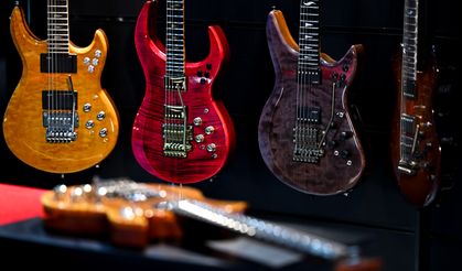 Müzisyen Cem Köksal Hobi Olarak Başladığı Gitar Üretiminde Dünyaya Açılıyor