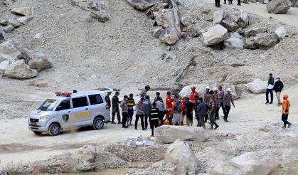 Endonezya’da taş ocağında göçük: 10 ölü