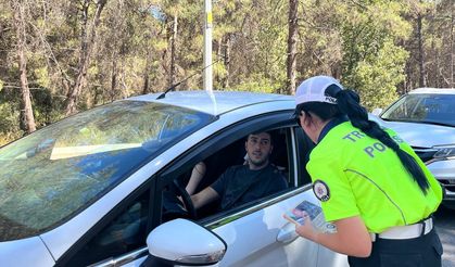 Adana'da Trafik Polisleri Sürücüleri Orman Yangınlarına Karşı Uyardı