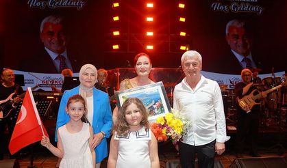 Candan Erçetin Finike Festivali’nde sahne aldı